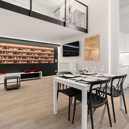 Modern Quiet Super Central Luxury Apartment Милан Экстерьер фото