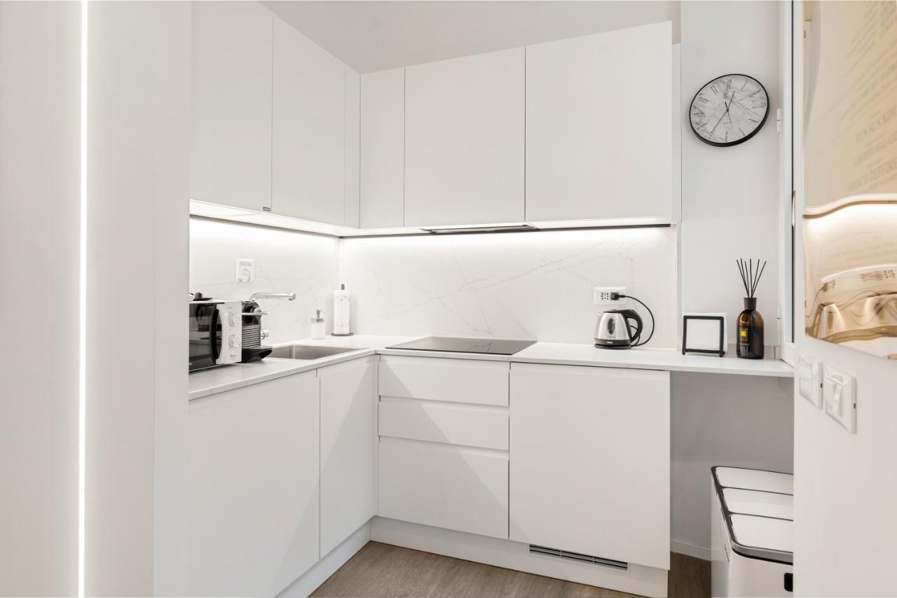 Modern Quiet Super Central Luxury Apartment Милан Экстерьер фото