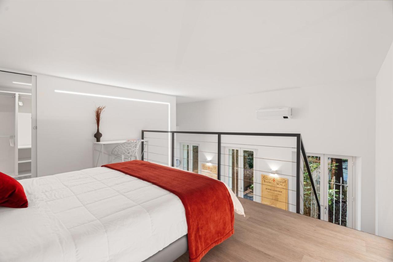 Modern Quiet Super Central Luxury Apartment Милан Экстерьер фото
